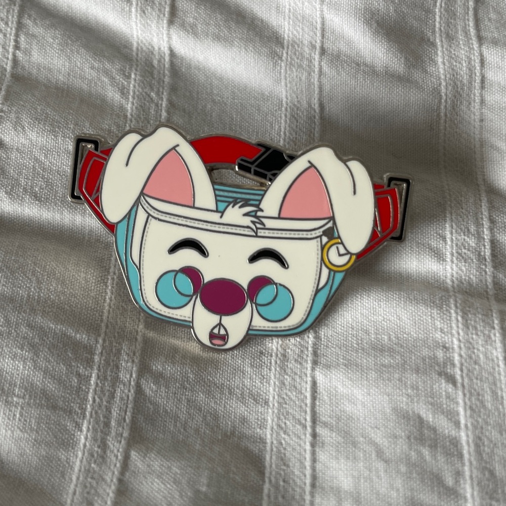 Disney Pin Bundle of 7 Fanny Packs Pins - Picture 4 of 9